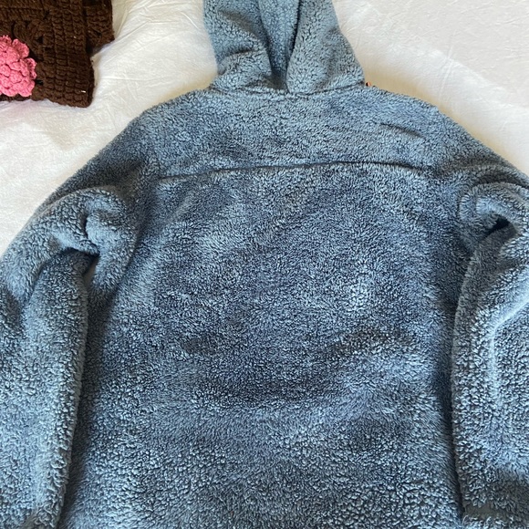 RBX Fuzzy Sherpa Hoodie with Rose gold half zipper with beautiful details - Picture 7 of 7